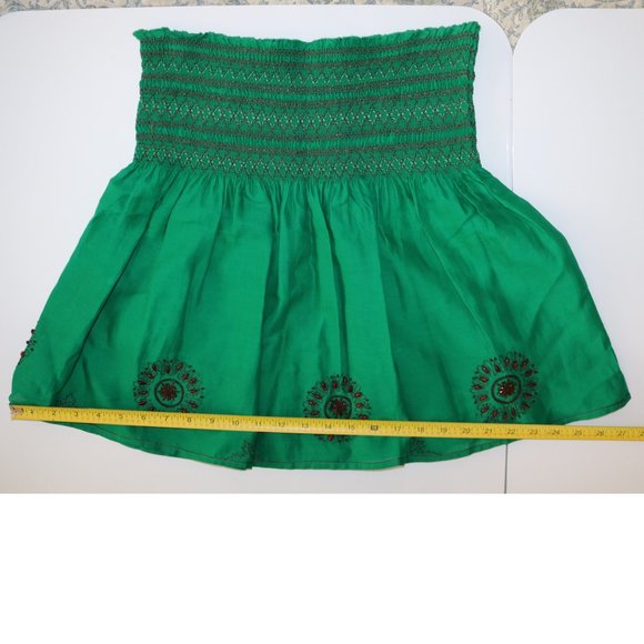 BCBG Max Azria Skirt - Green with Flower Design - Waist 30 - Length 18.5 - Picture 13 of 14